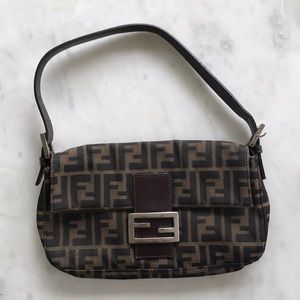 Fendi "Baguette" handbag in brown "Zucca" pattern